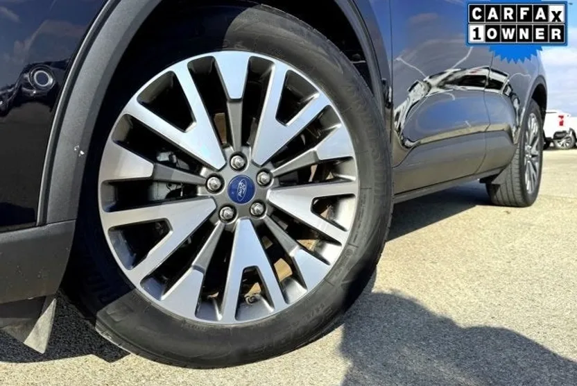 2020 Ford Escape Titanium Hybrid photo 1