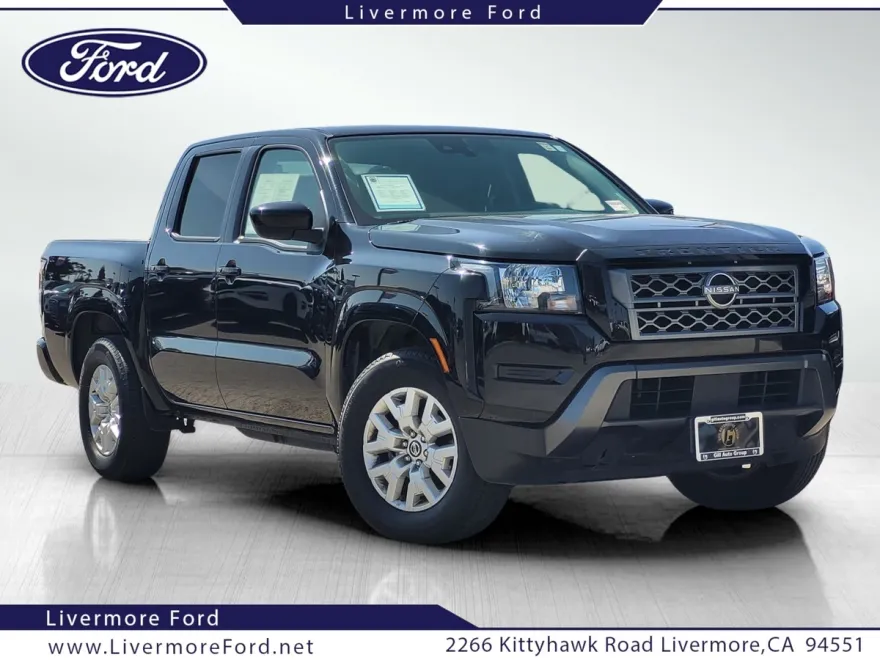 2023 Nissan Frontier SV photo 1