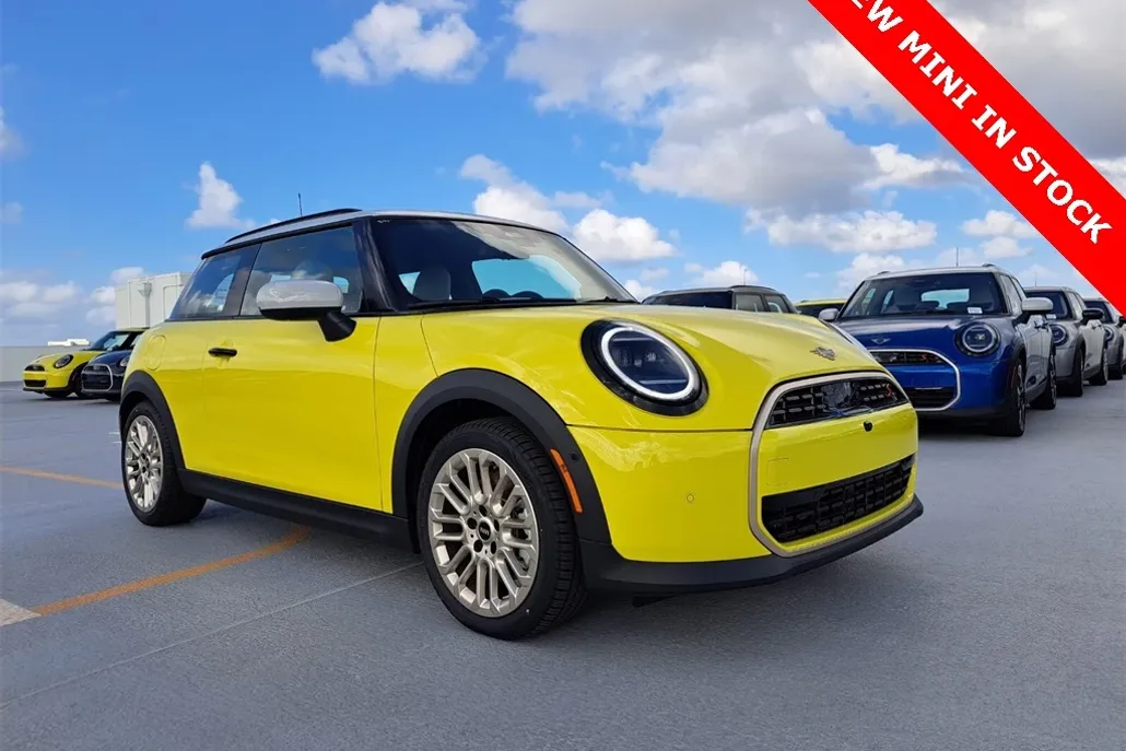 2025 Mini Cooper S 2 Door Hardtop Iconic photo 1