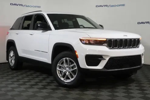 2025 Jeep Grand Cherokee Laredo X photo 2