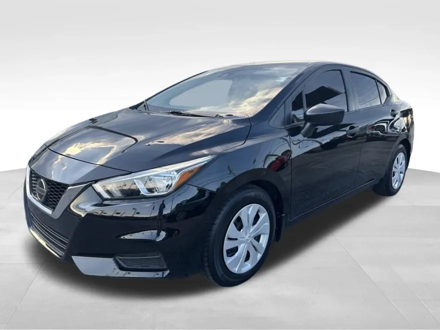 2022 Nissan Versa 1.6 S photo 1