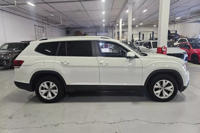 2018 Volkswagen Atlas V6 SE photo 1