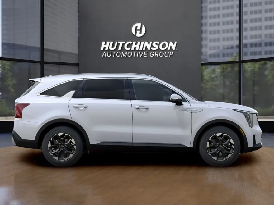 2024 Kia Sorento S photo 1