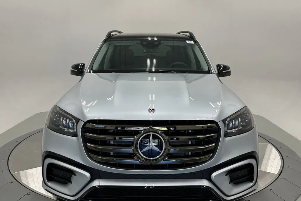 2026 Mercedes Benz GLS 450 4MATIC photo 1