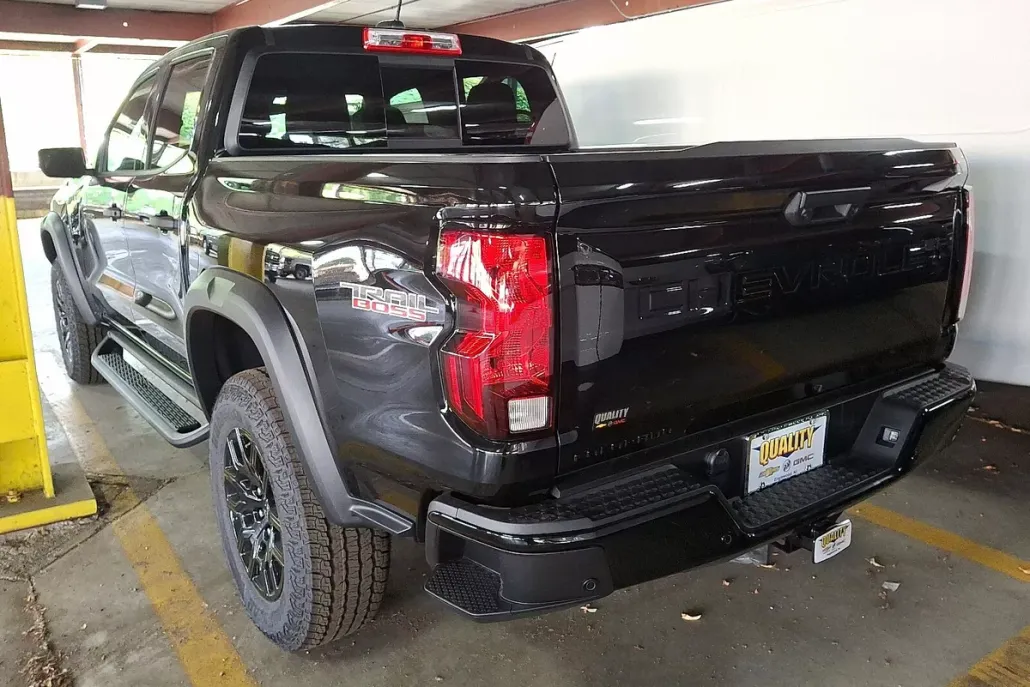 2026 Chevrolet Colorado Trail Boss photo 1