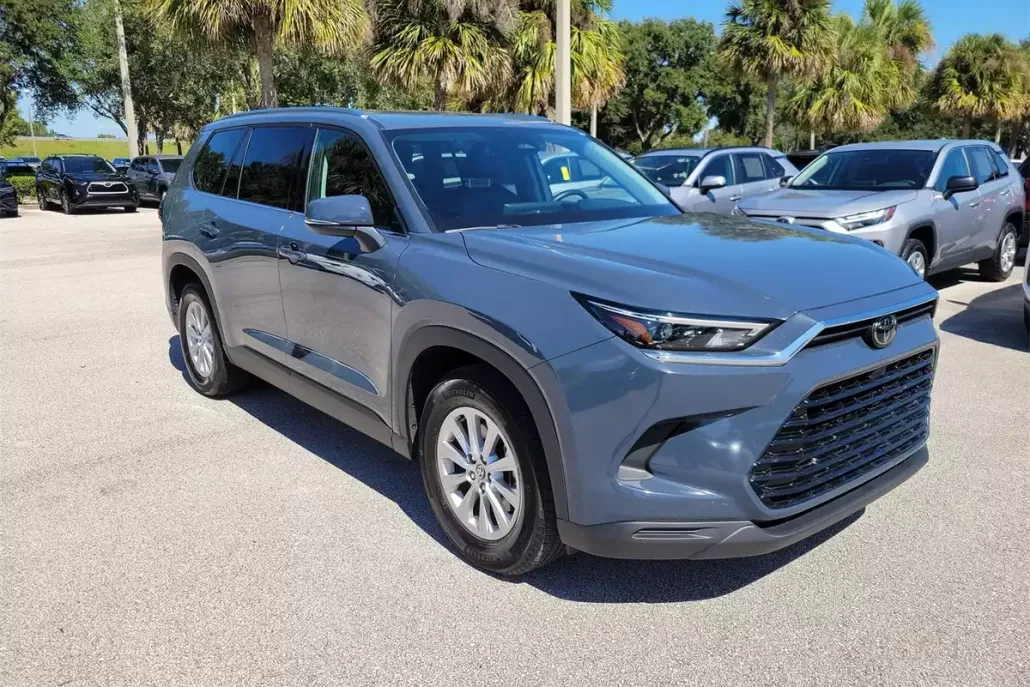2025 Toyota Grand Highlander XLE photo 1