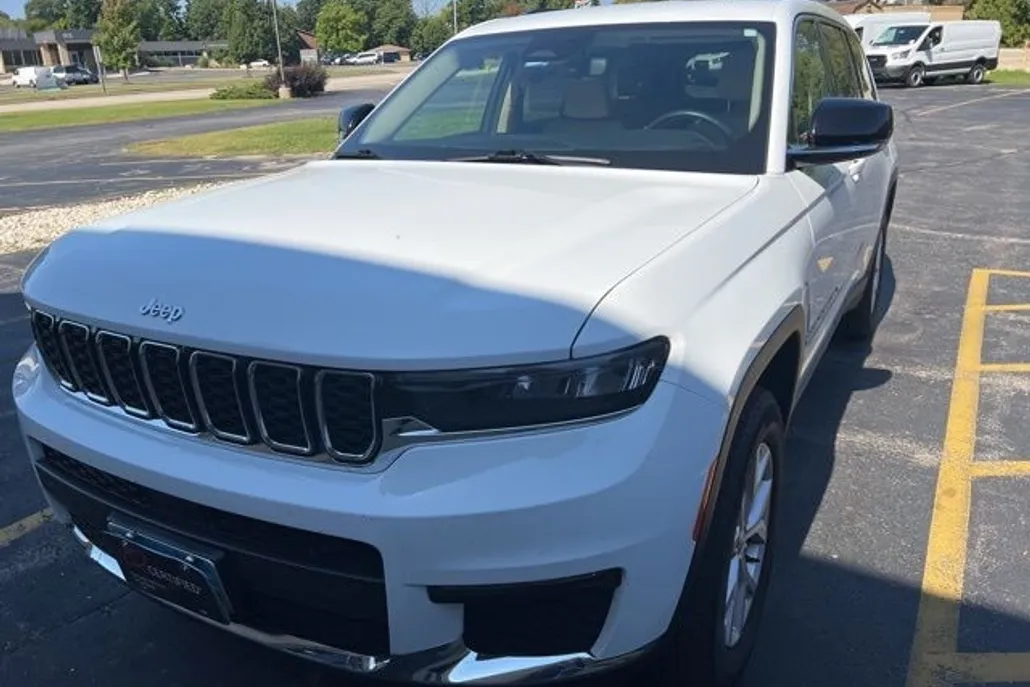2022 Jeep Grand Cherokee Limited photo 1
