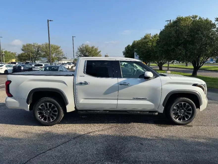 2023 Toyota Tundra Limited photo 1