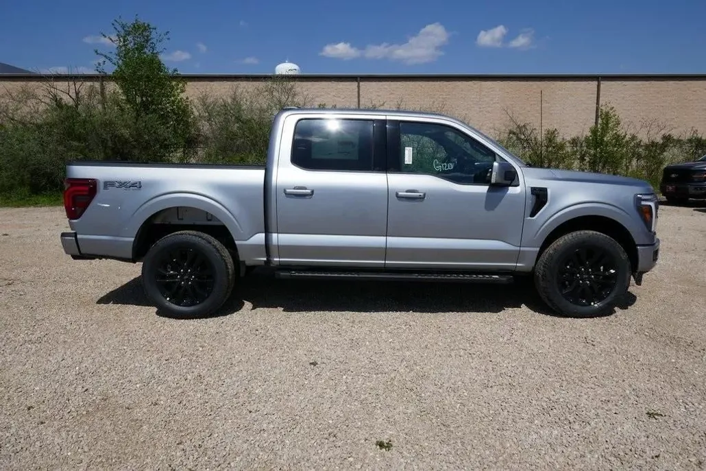 2025 Ford F-150 Lariat photo 1