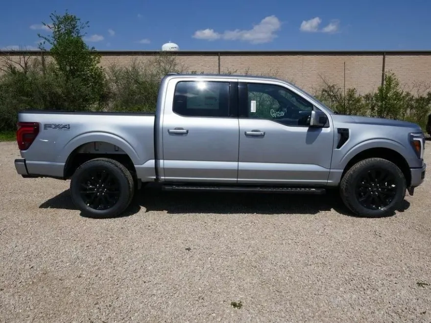 2025 Ford F-150 Lariat photo 1