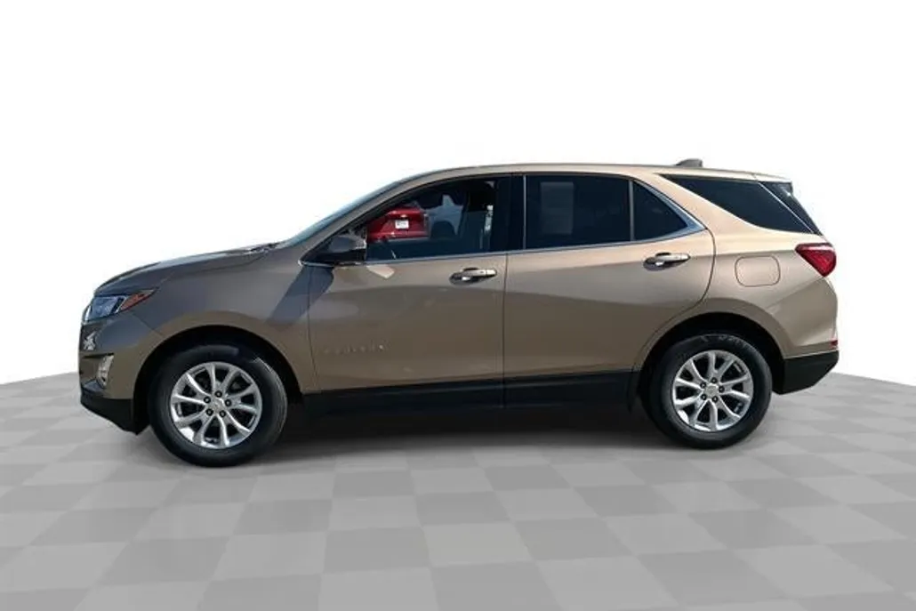 2018 Chevrolet Equinox LT photo 1