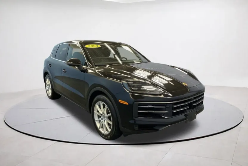 2024 Porsche Cayenne Base photo 1