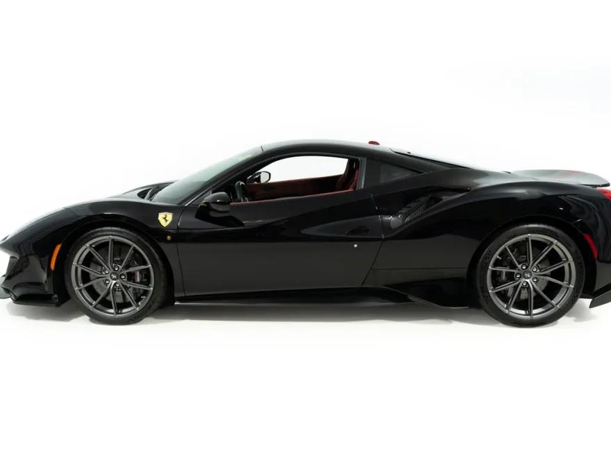 2020 Ferrari 488 Pista photo 2