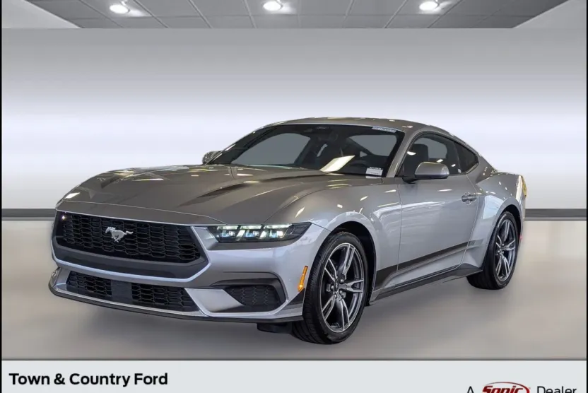 2025 Ford Mustang EcoBoost photo 1