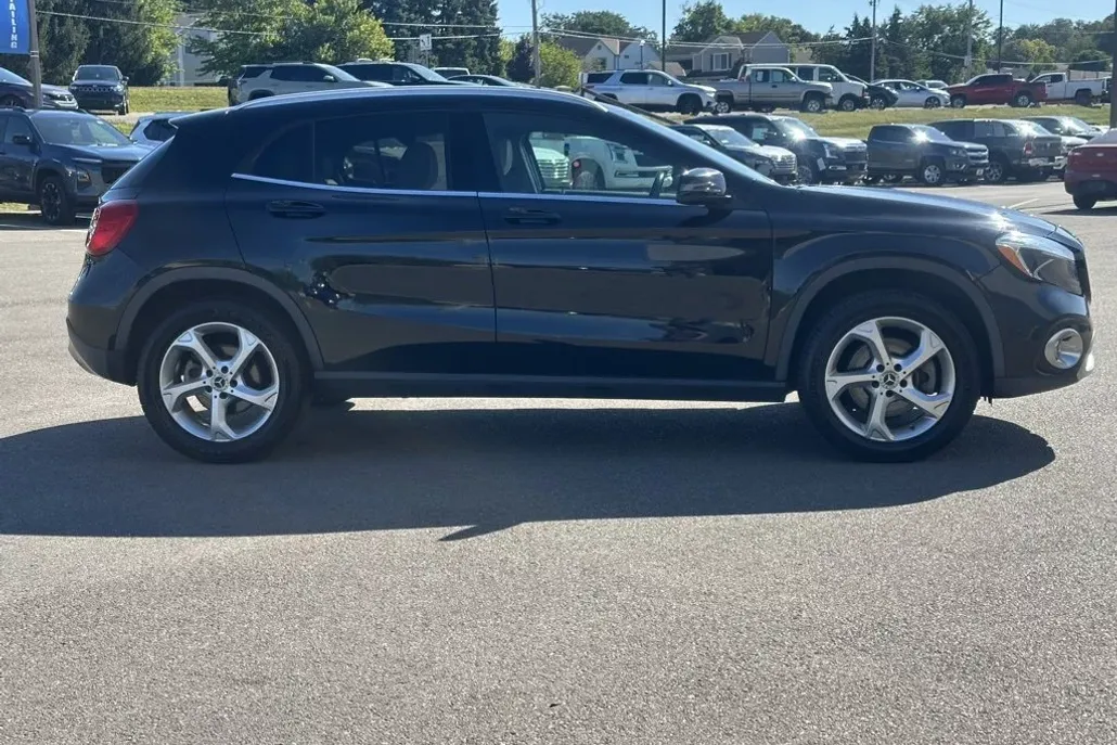 2018 Mercedes Benz GLA 250 4MATIC photo 1