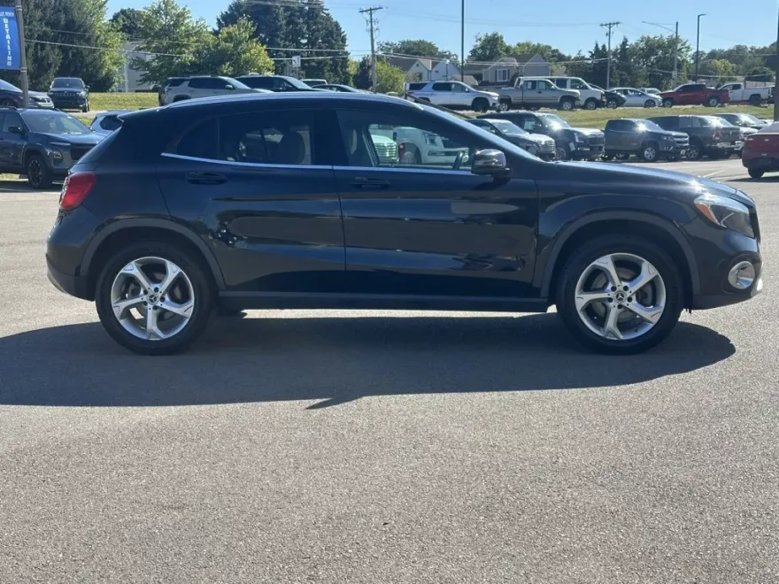 2018 Mercedes Benz GLA 250 4MATIC photo 1
