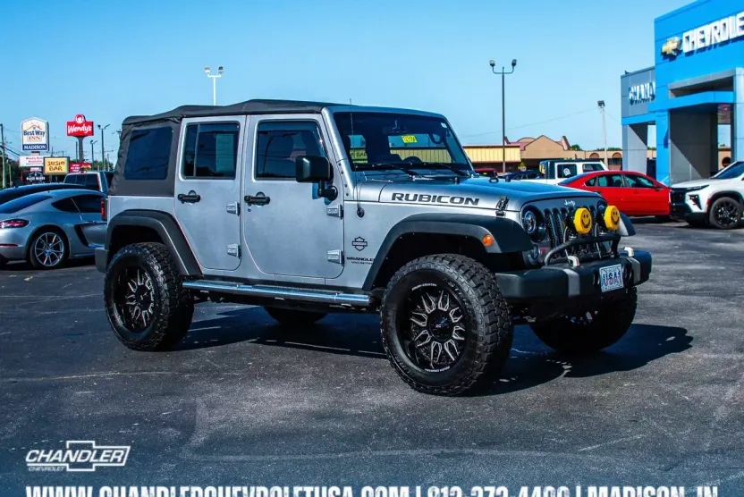 2015 Jeep Wrangler Unlimited Rubicon photo 1