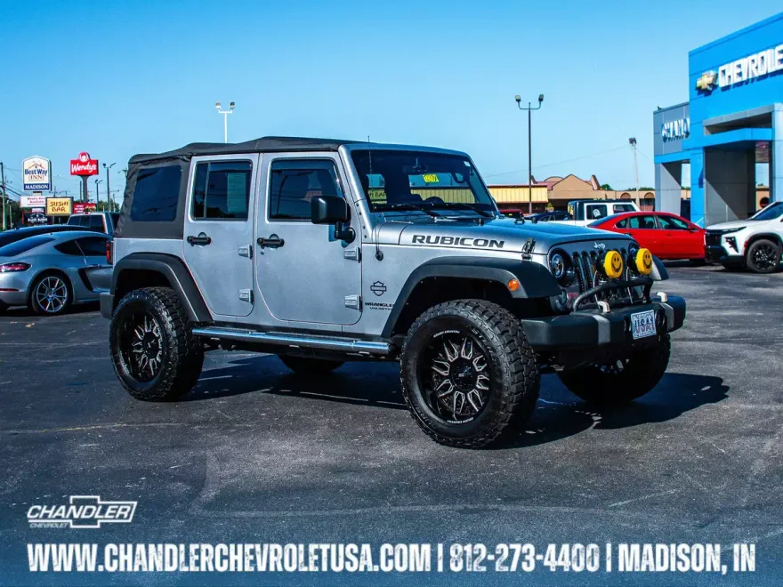 2015 Jeep Wrangler Unlimited Rubicon photo 1
