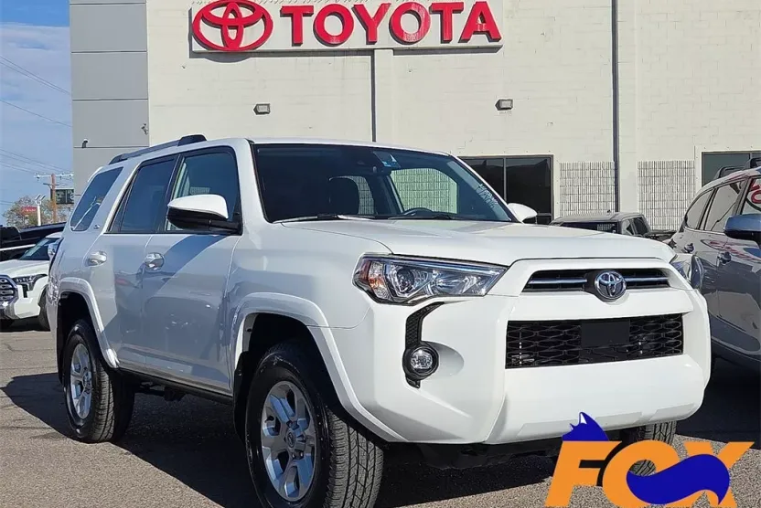 2022 Toyota 4Runner SR5 photo 1