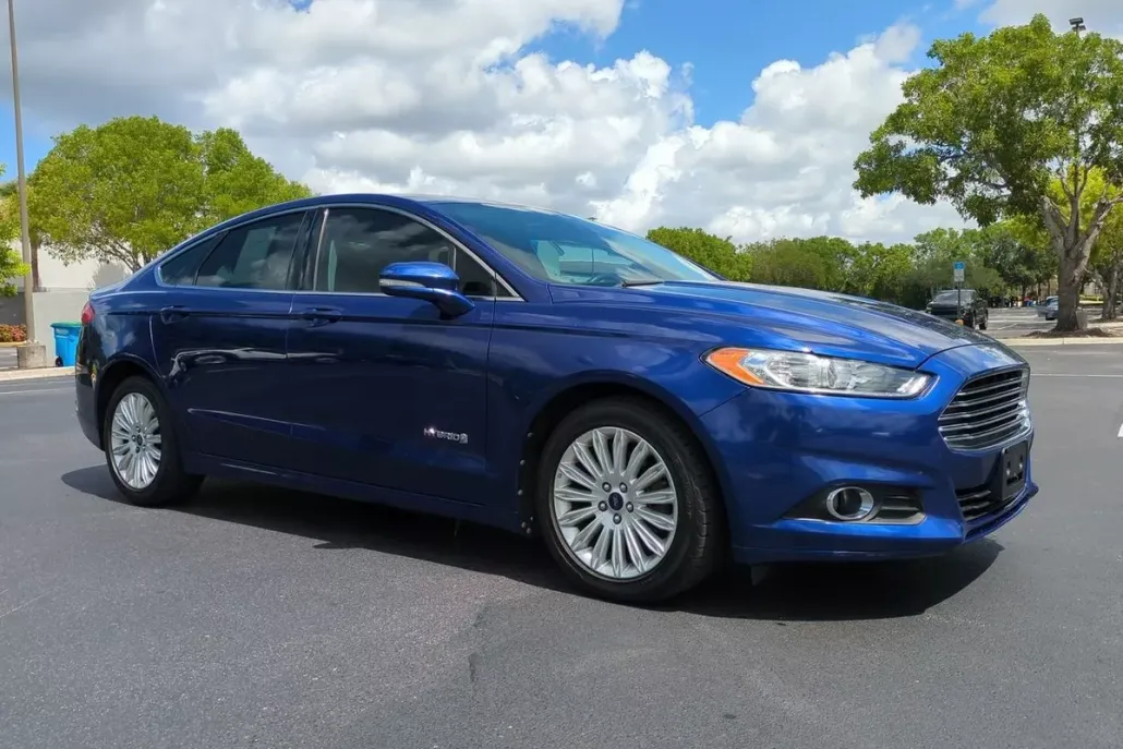 2013 Ford Fusion Hybrid SE photo 1