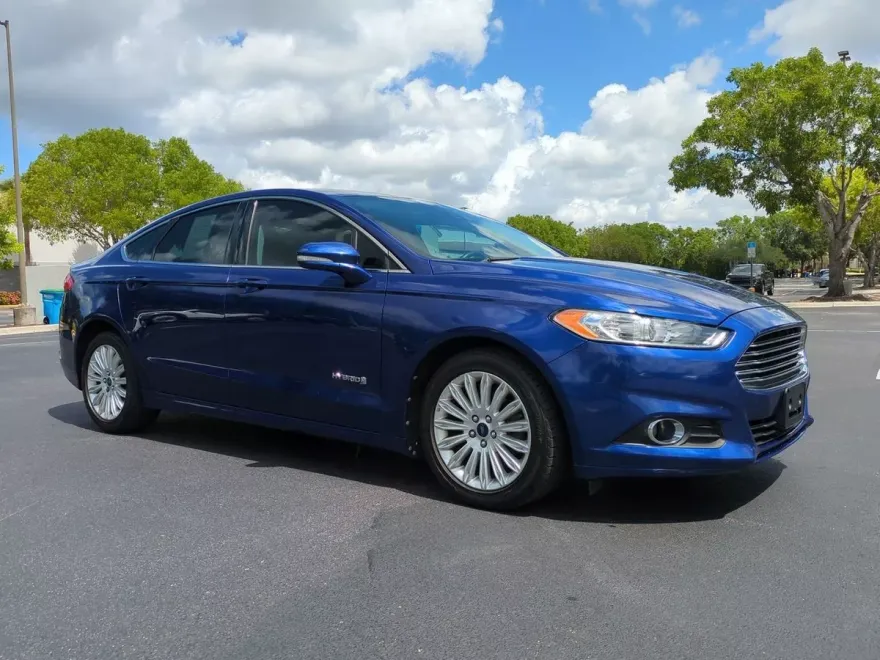 2013 Ford Fusion Hybrid SE photo 1