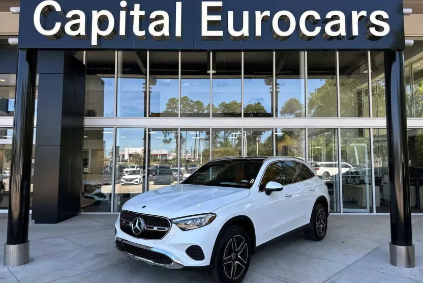 2026 Mercedes Benz GLC 300 photo 1