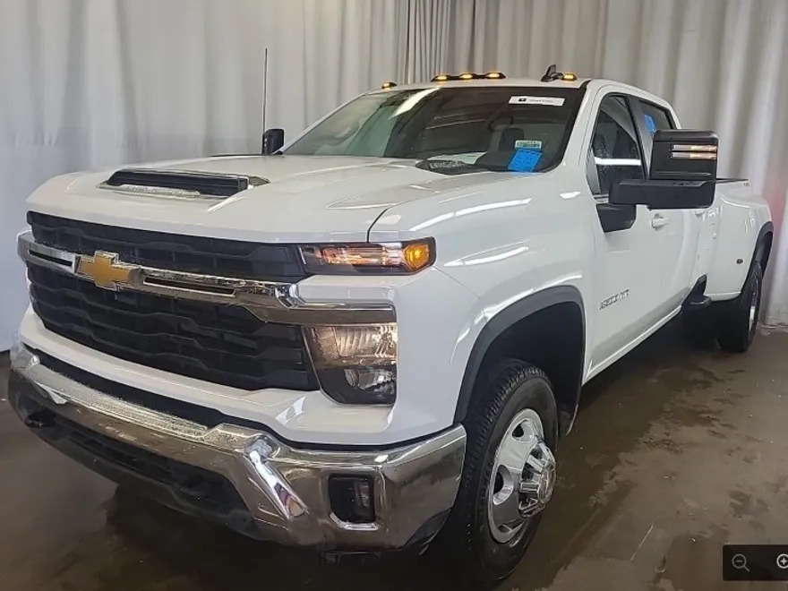 2024 Chevrolet Silverado 3500HD LT photo 1