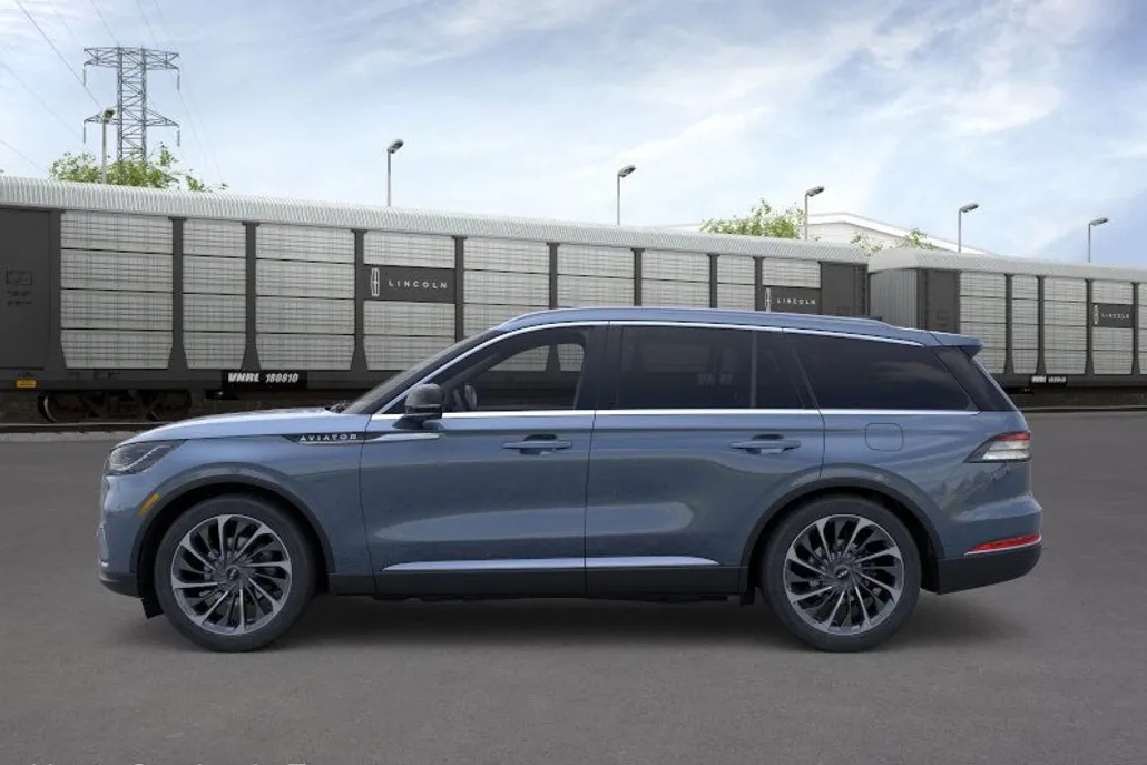 2025 Lincoln Aviator Reserve photo 1