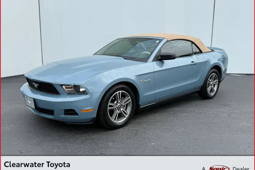 2010 Ford Mustang V6 Convertible photo 1