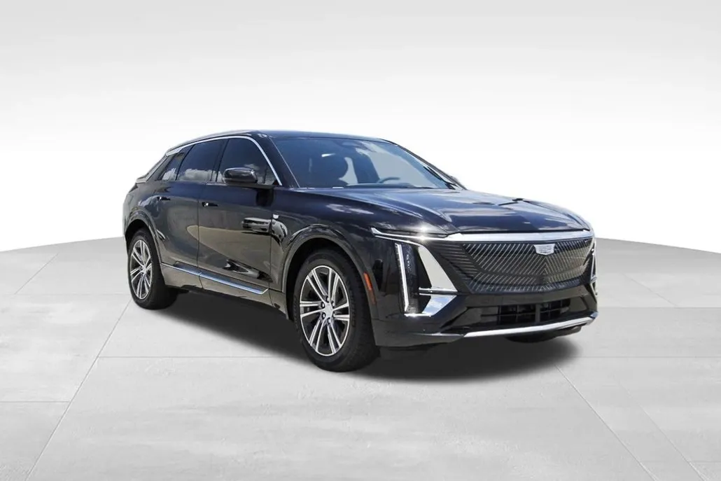 2025 Cadillac Lyriq Luxury photo 1