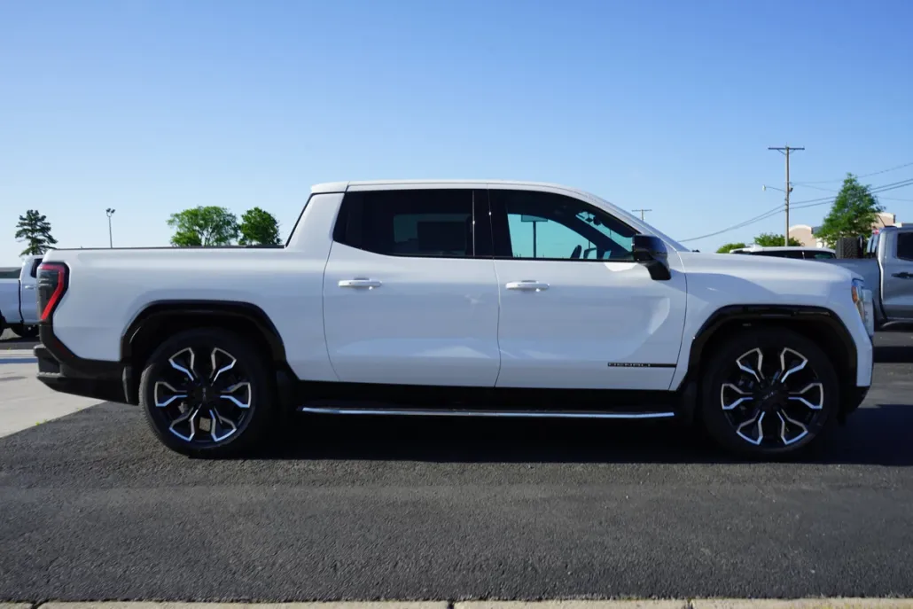 2025 Gmc Sierra EV Denali photo 1
