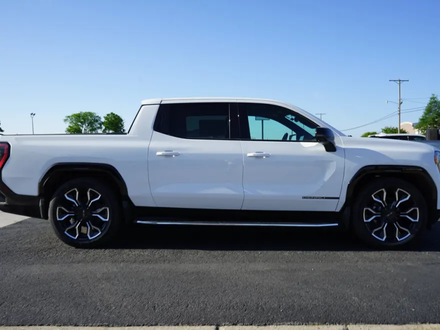 2025 Gmc Sierra EV Denali photo 1