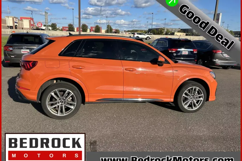 2022 Audi Q3 45 TFSI S line Premium photo 1