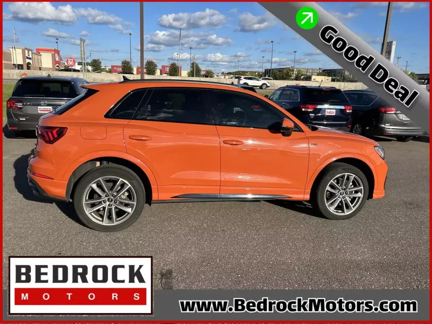 2022 Audi Q3 45 TFSI S line Premium photo 1
