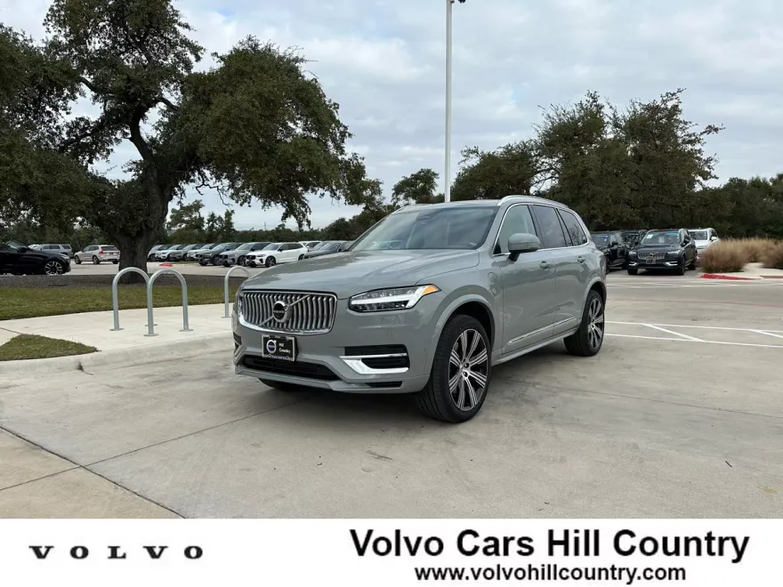 2025 Volvo XC90 T8 Plus photo 1