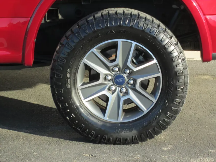 2016 Ford F-150 XLT photo 1