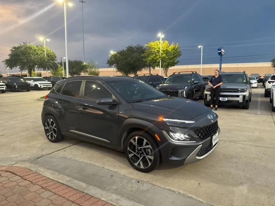 2023 Hyundai Kona Limited photo 1