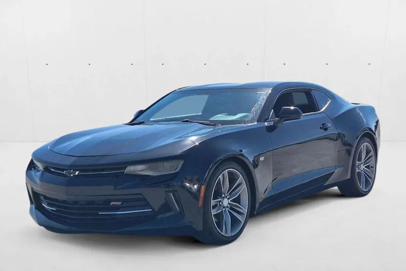2017 Chevrolet Camaro 1LT photo 1