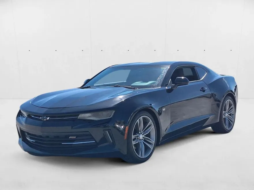 2017 Chevrolet Camaro 1LT photo 1