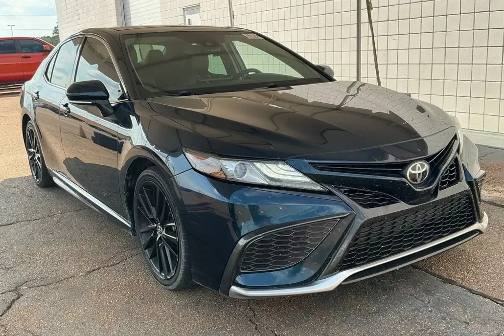 2021 Toyota Camry XSE photo 1
