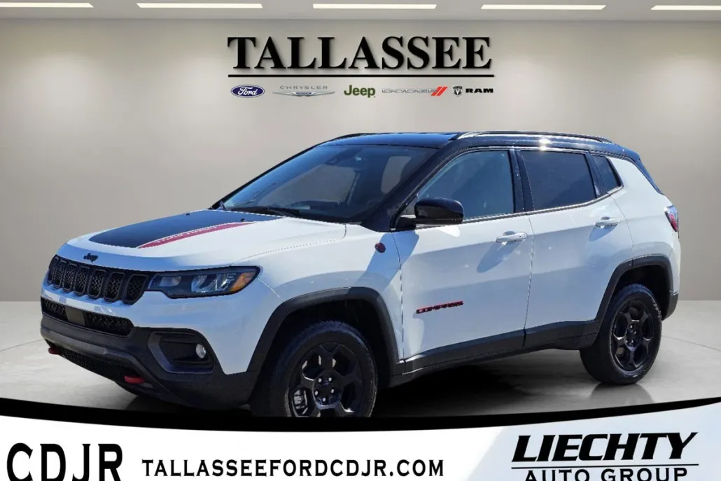 2024 Jeep Compass Trailhawk photo 1