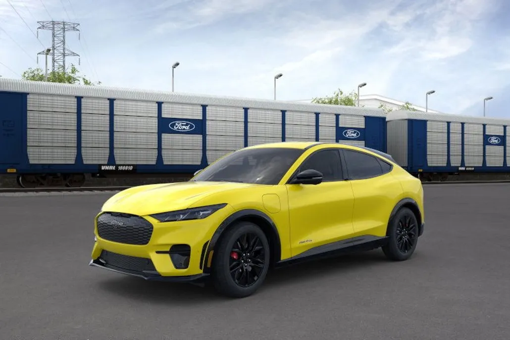 2025 Ford Mustang Mach-E Premium photo 1