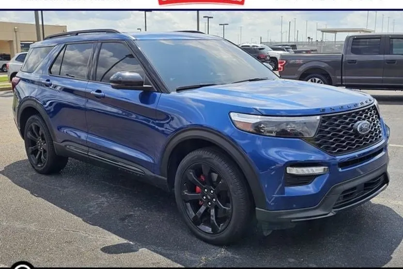 2023 Ford Explorer ST photo 1