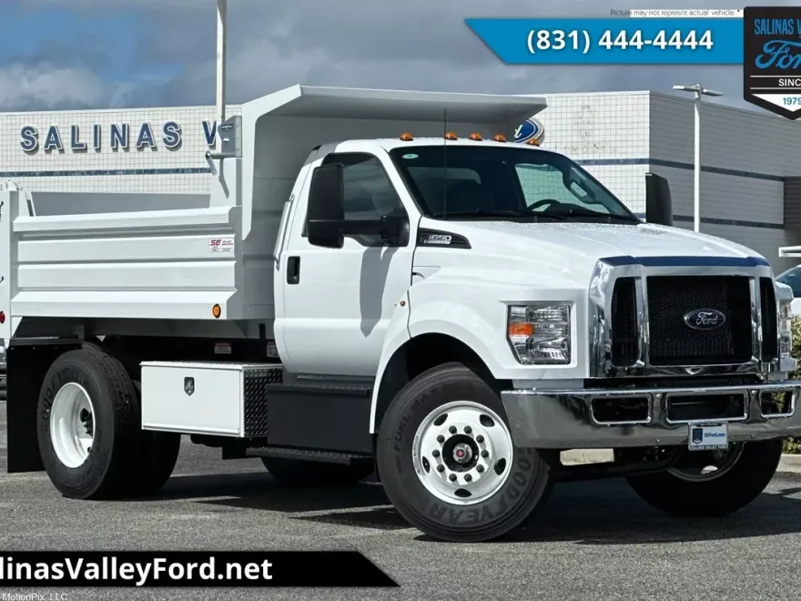 2025 Ford F-650 SuperCab photo 1