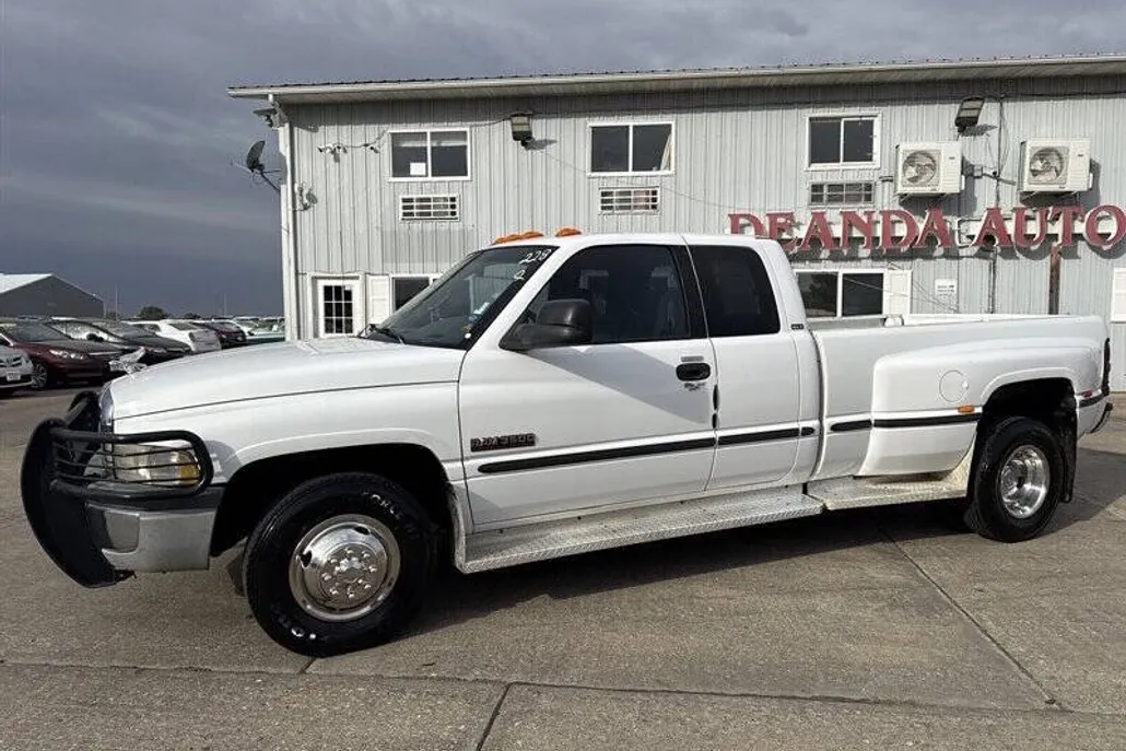 1999 Dodge Ram 3500 Laramie SLT photo 1