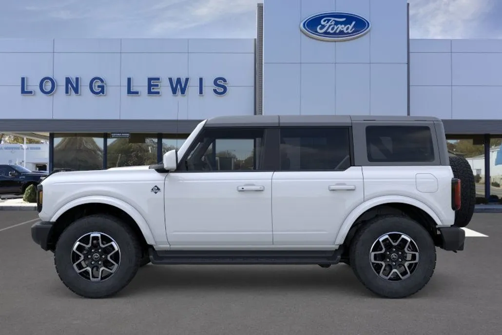 2025 Ford Bronco Outer Banks photo 1