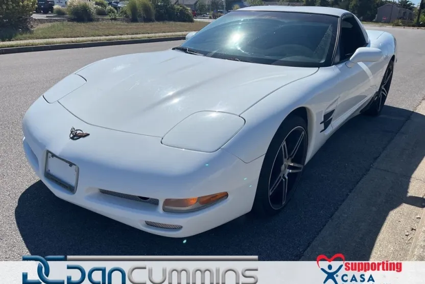 2004 Chevrolet Corvette Base photo 1