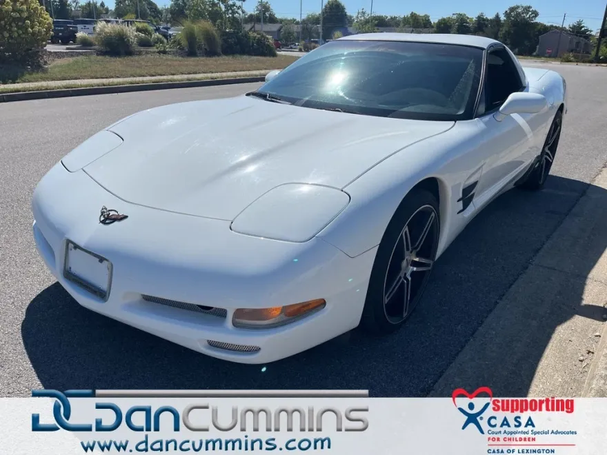 2004 Chevrolet Corvette Base photo 1