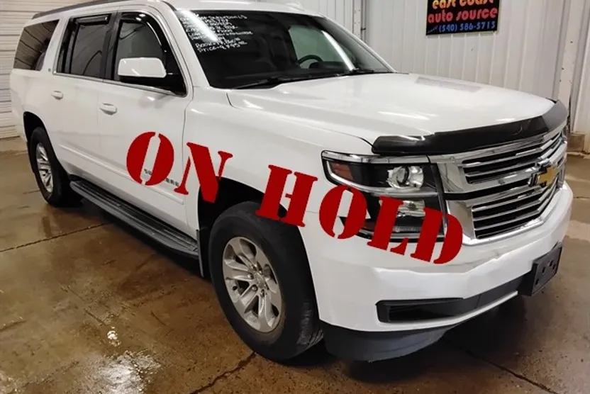 2016 Chevrolet Suburban LS photo 1