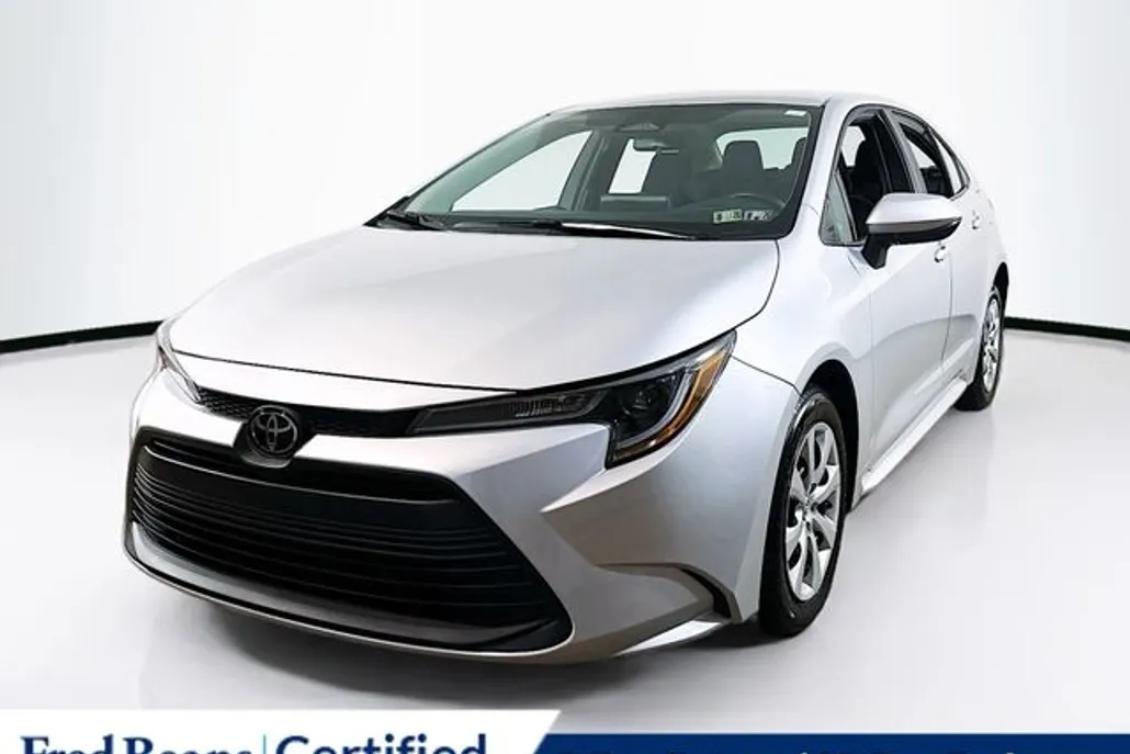 2023 Toyota Corolla LE photo 1
